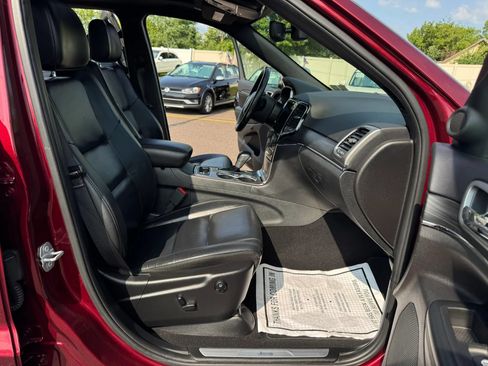 Used 2019 Jeep Grand Cherokee Limited AWD/4WD image 36