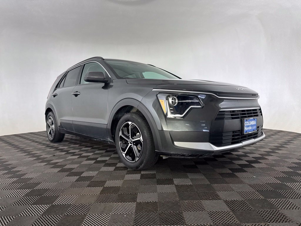 Used 2025 Kia Niro LX FWD image 2