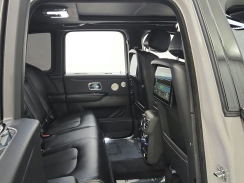 Used 2021 Rolls-Royce Cullinan AWD/4WD image 28