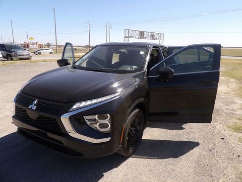 Used 2024 Mitsubishi Eclipse Cross LE image 29
