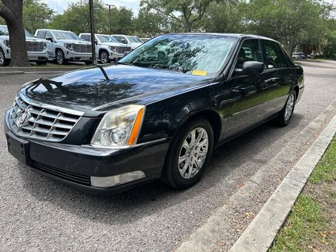 Used 2008 Cadillac DTS FWD image 2
