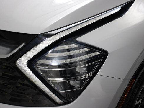 Used 2023 Kia Sportage SX image 4