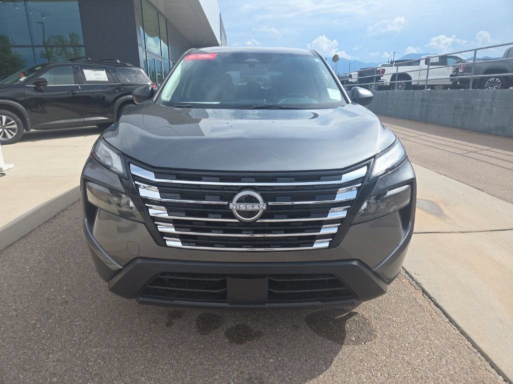 Used 2026 Nissan Rogue S FWD image 2