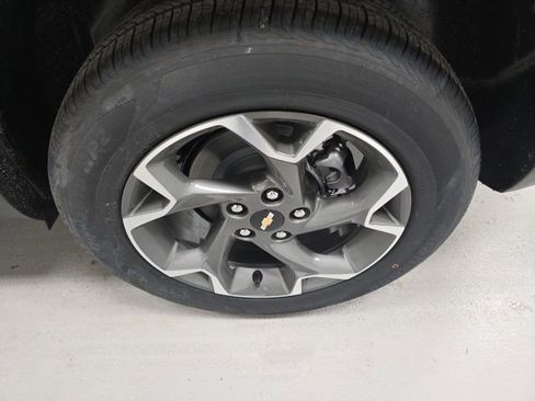 New 2026 Chevrolet Trax LT w/ Sunroof Package image 25