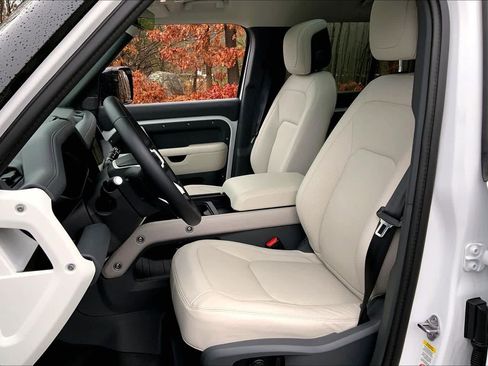 Certified 2024 Land Rover Defender 110 SE image 8