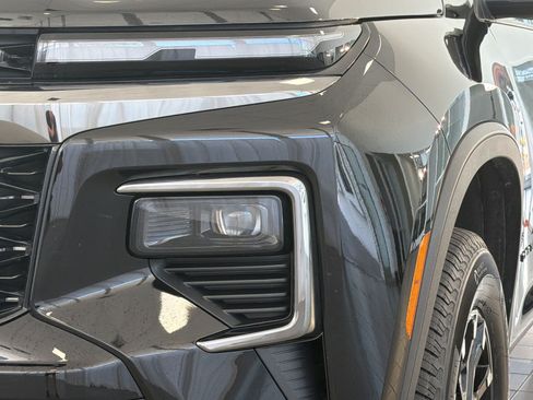 Used 2024 Chevrolet Traverse Z71 w/ LPO, Floor Liner Package AWD/4WD image 11