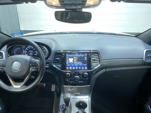 Used 2020 Jeep Grand Cherokee Altitude image 10