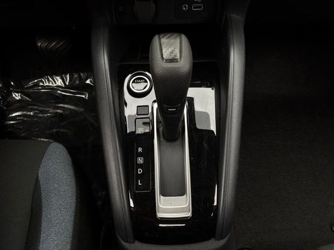 Used 2025 Nissan Versa SV FWD image 20