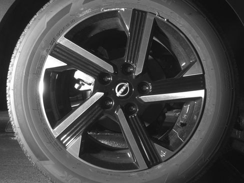Used 2025 Nissan Sentra SV FWD image 15