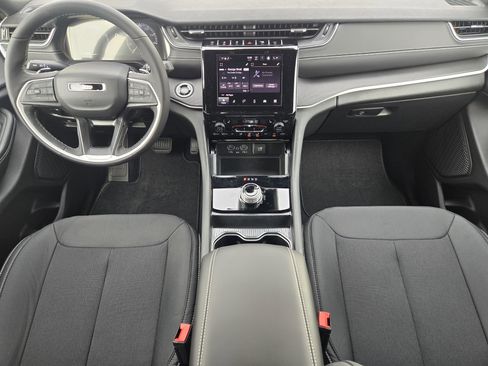 New 2025 Jeep Grand Cherokee Laredo RWD image 21