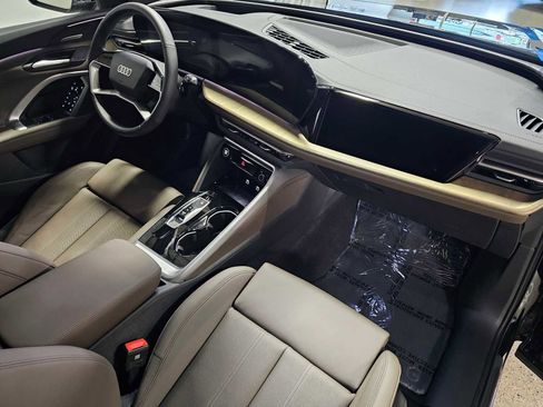 New 2025 Audi Q5 Prestige image 11
