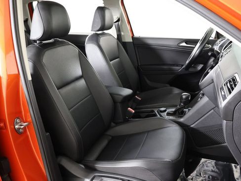 Used 2019 Volkswagen Tiguan SE AWD/4WD image 30
