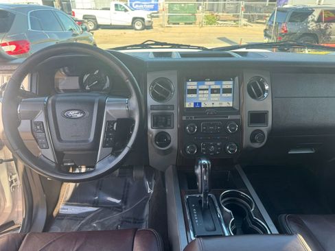 Used 2017 Ford Expedition Platinum RWD image 22