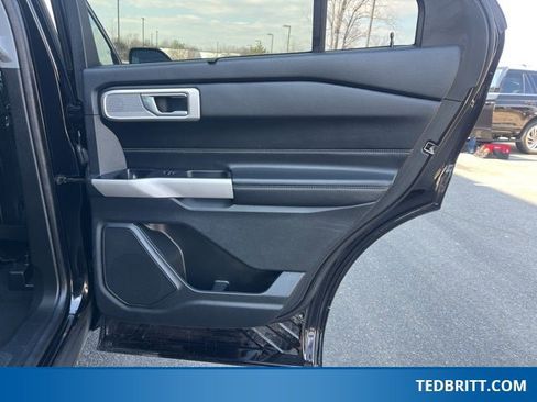 Certified 2022 Ford Explorer Limited w/ Equipment Group 301A image 20