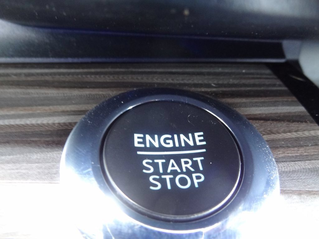 Certified 2022 Ford Explorer Limited w/ Equipment Group 301A AWD/4WD image 24
