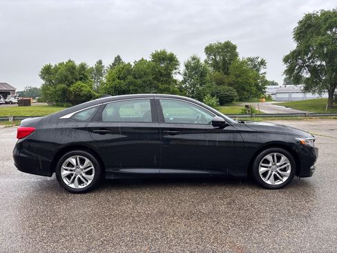 Used 2019 Honda Accord LX image 3