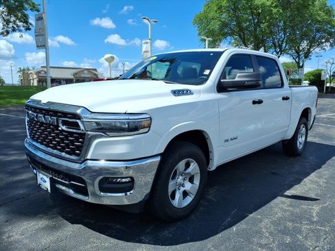 Used 2025 RAM 1500 Big Horn AWD/4WD image 3