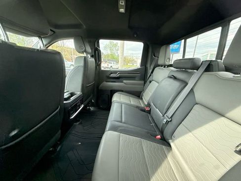 Used 2022 Chevrolet Silverado 1500 ZR2 w/ Technology Package image 11