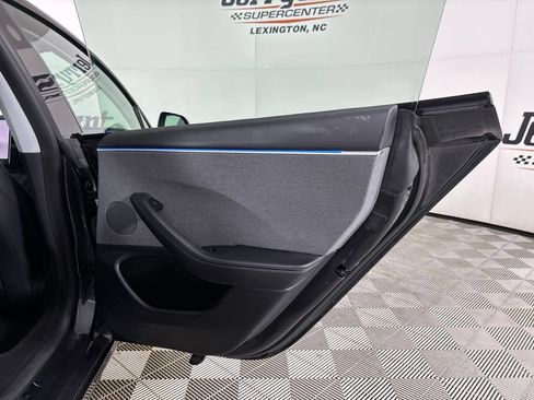 Used 2025 Tesla Model 3 Long Range RWD image 18