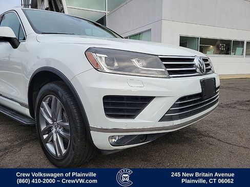 Used 2016 Volkswagen Touareg VR6 image 22