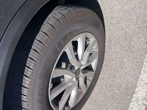 Used 2018 Nissan Rogue SV image 5