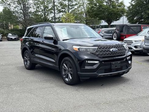 Used 2023 Ford Explorer XLT w/ Equipment Group 202A AWD/4WD image 1