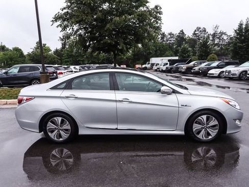 Used 2013 Hyundai Sonata Limited w/ Panoramic Sunroof Pkg FWD image 9