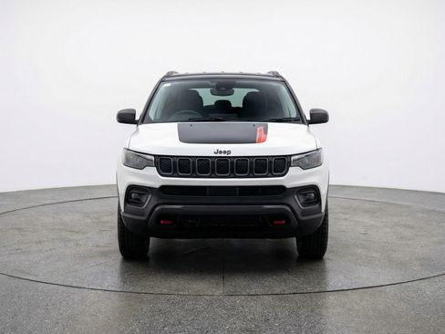 Used 2025 Jeep Compass Trailhawk w/ Trailer Tow Group image 2