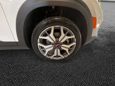 Used 2021 Kia Seltos S AWD/4WD image 11