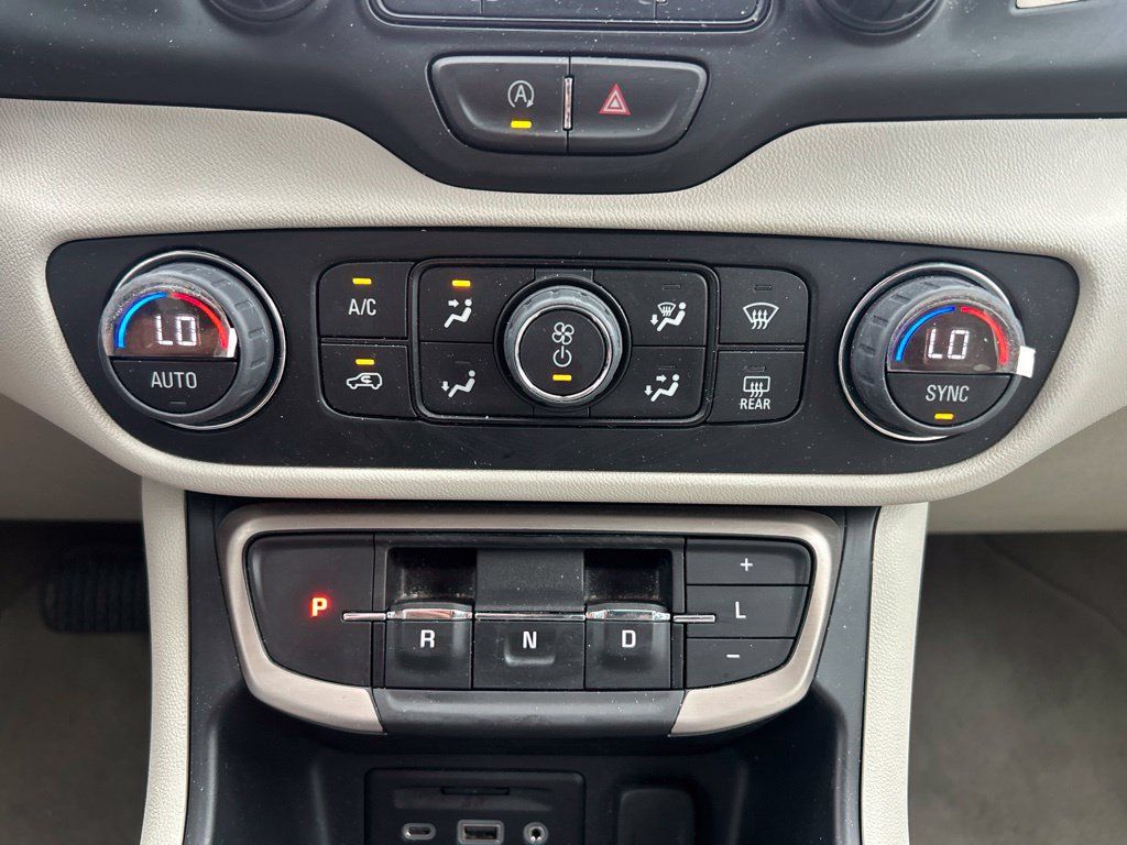 Used 2023 GMC Terrain Denali w/ Denali Premium Package AWD/4WD image 30