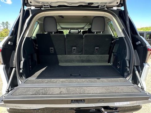 New 2026 Lincoln Navigator Reserve AWD/4WD image 27
