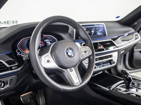 Used 2020 BMW 740i w/ M Sport Package RWD image 27