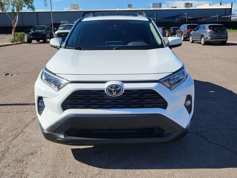 Used 2021 Toyota RAV4 XLE w/ Convenience Package FWD image 3