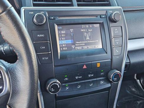 Used 2015 Toyota Camry SE image 13