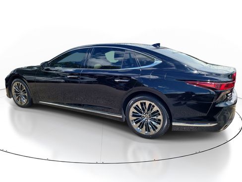 Used 2023 Lexus LS 500 w/ Interior Upgrade Package RWD image 4