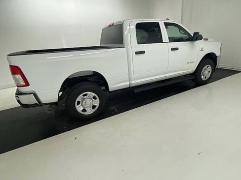 Used 2022 RAM 2500 Tradesman w/ Chrome Appearance Group AWD/4WD image 7