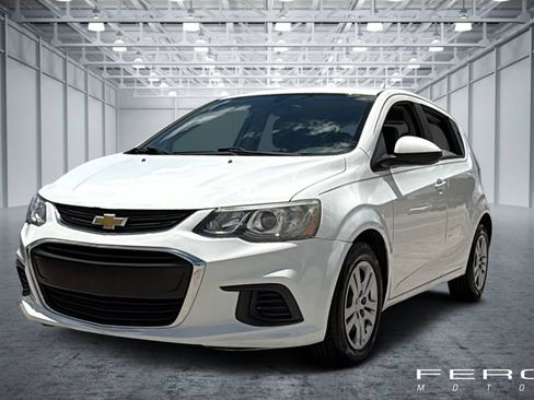 Used 2017 Chevrolet Sonic LT FWD image 1