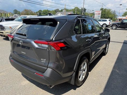 Used 2019 Toyota RAV4 XLE w/ Convenience Package AWD/4WD image 3
