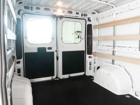 Used 2025 RAM ProMaster 2500 w/ U-Haul Equipment Group FWD image 28