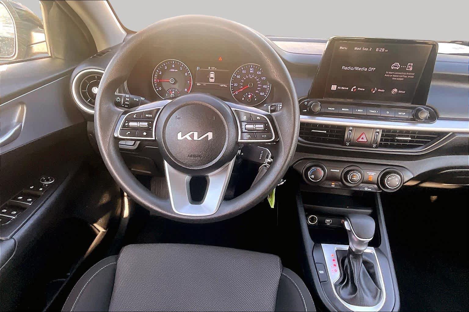 Used 2024 Kia Forte LXS w/ LXS Technology Package FWD image 5