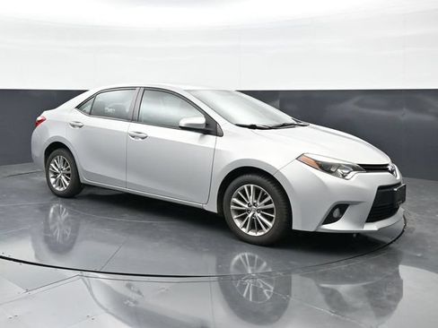 Used 2014 Toyota Corolla LE FWD image 3