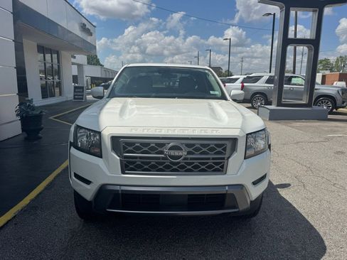 Used 2022 Nissan Frontier SV image 6
