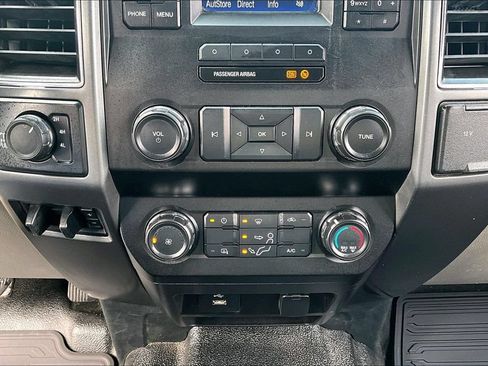 Used 2019 Ford F350 XLT w/ Camper Package AWD/4WD image 32