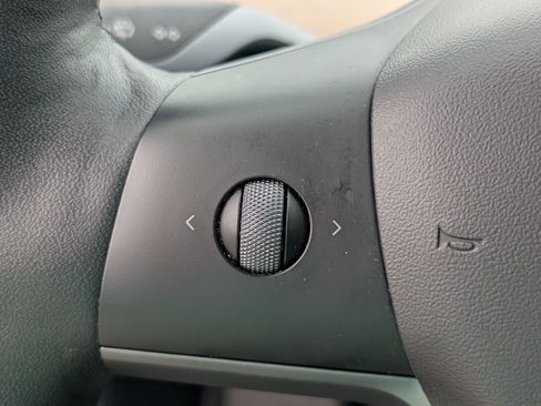 Used 2021 Tesla Model 3 Performance image 19