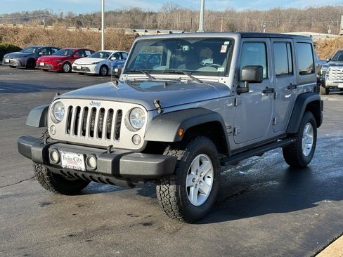 Used 2015 Jeep Wrangler Unlimited Sport w/ Quick Order Package 24S image 9