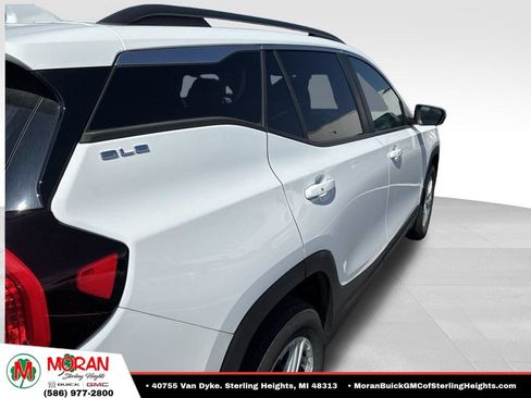 Used 2023 GMC Terrain SLE w/ Driver Convenience Package AWD/4WD image 5