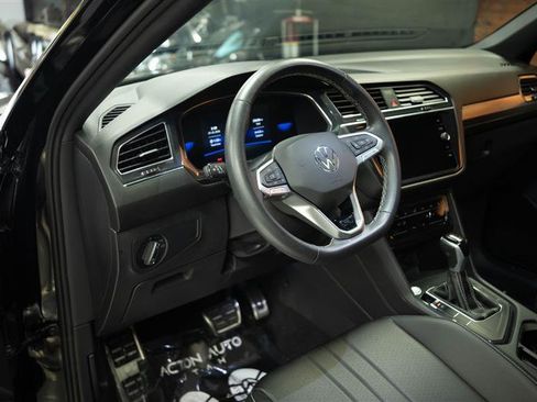 Used 2023 Volkswagen Tiguan SE R-Line FWD image 10
