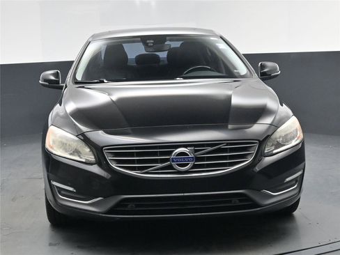 Used 2018 Volvo S60 T5 Inscription image 20