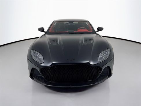 Used 2023 Aston Martin DBS Coupe image 2