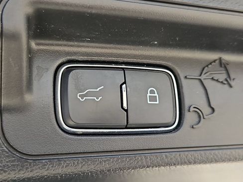 Used 2023 Ford Explorer XLT w/ Equipment Group 202A RWD image 16